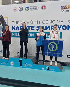 Selçuklu Belediyespor’lu Vesile’den Türkiye Karate Şampiyonası’nda bronz madalya