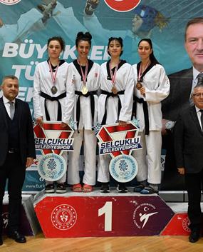 SELÇUKLU BELEDİYESPOR, TÜRKİYE TAEKWONDO ŞAMPİYONASINDA İKİ MADALYA BİRDEN KAZANDI