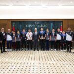 GÜREŞ TAKIMIMIZA VALİ AKIN’DAN TEBRİK
